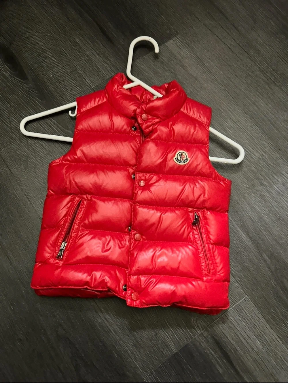 Kids red puffer jacket interior